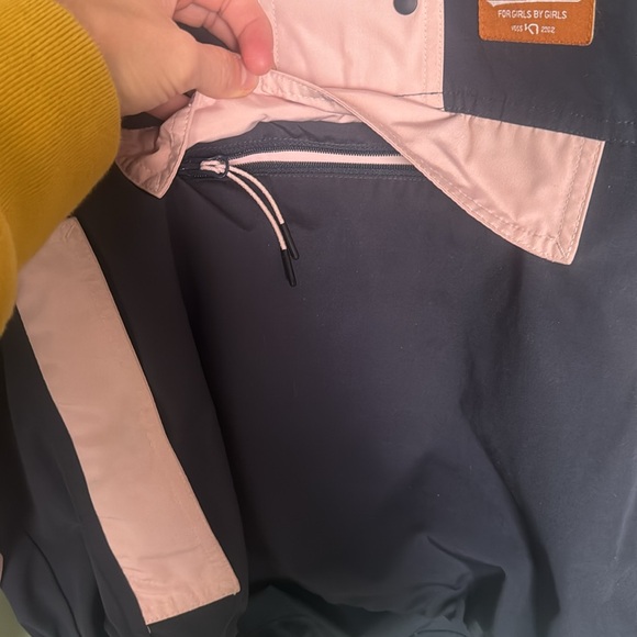 Kari Traa Women’s Waterproof Windbreaker anorak Jacket Navy and Pink Colorblock - Picture 8 of 9